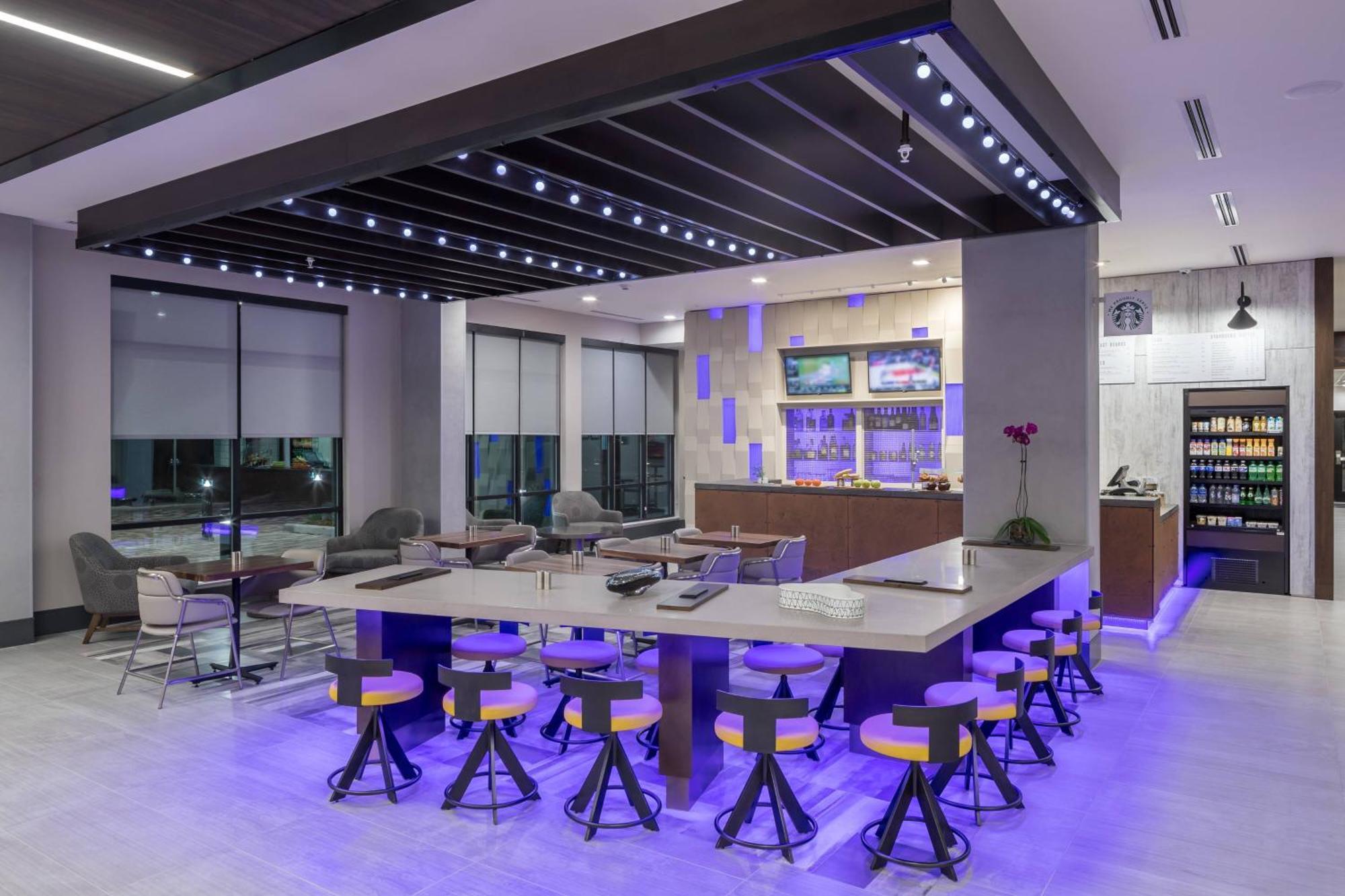 Courtyard By Marriott Houston Heights/I-10 Otel Dış mekan fotoğraf
