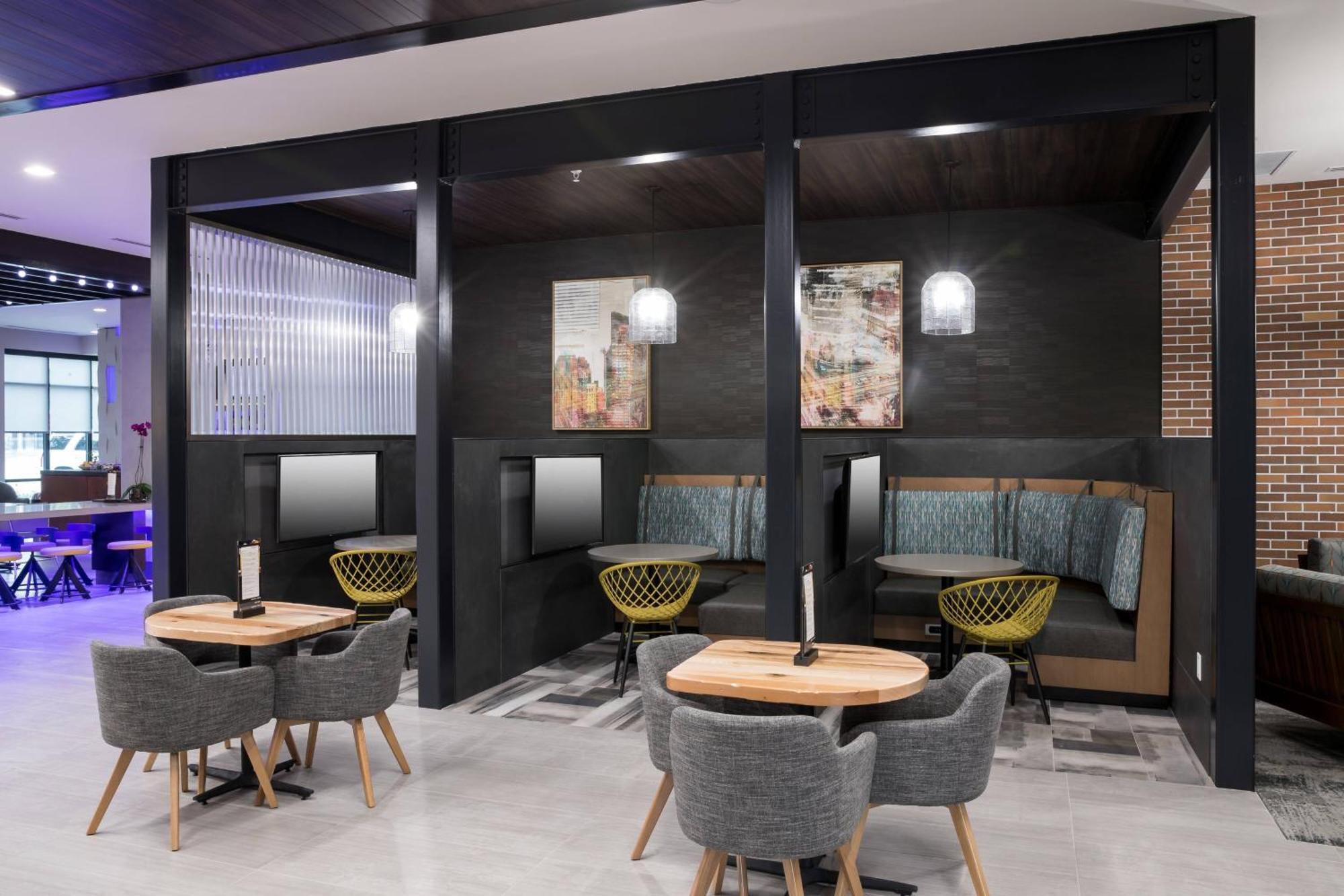 Courtyard By Marriott Houston Heights/I-10 Otel Dış mekan fotoğraf