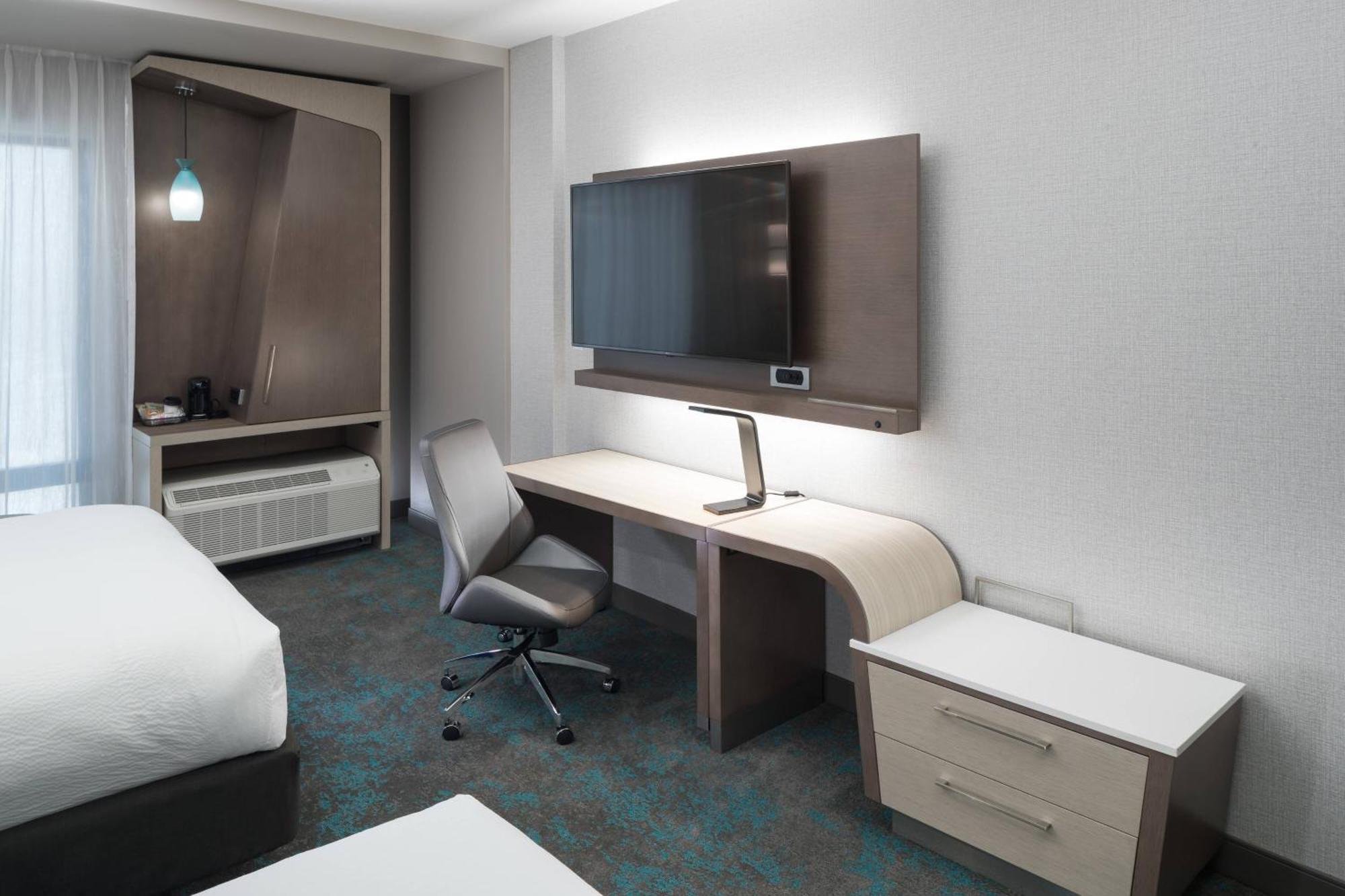 Courtyard By Marriott Houston Heights/I-10 Otel Dış mekan fotoğraf
